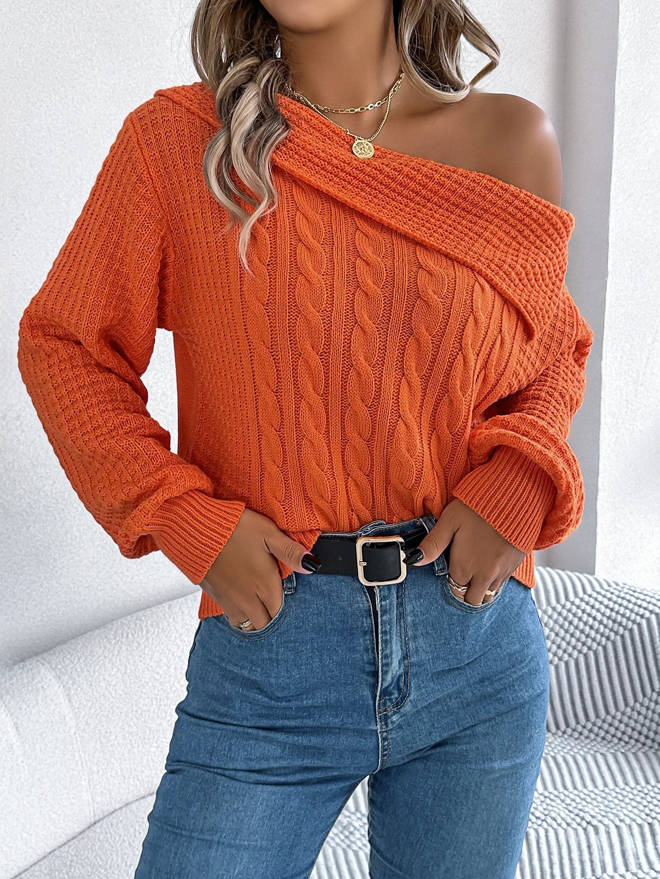 Breeze Knit Off-Shoulder Svetr